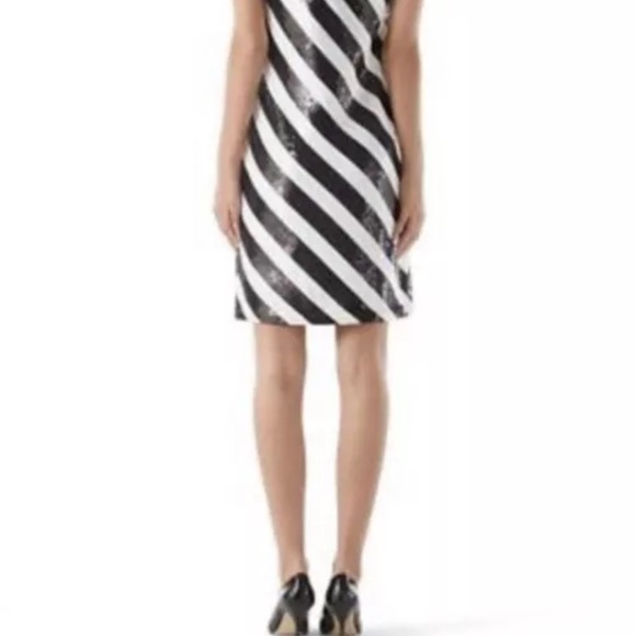 Festive sequin dress - Picture 2 of 5